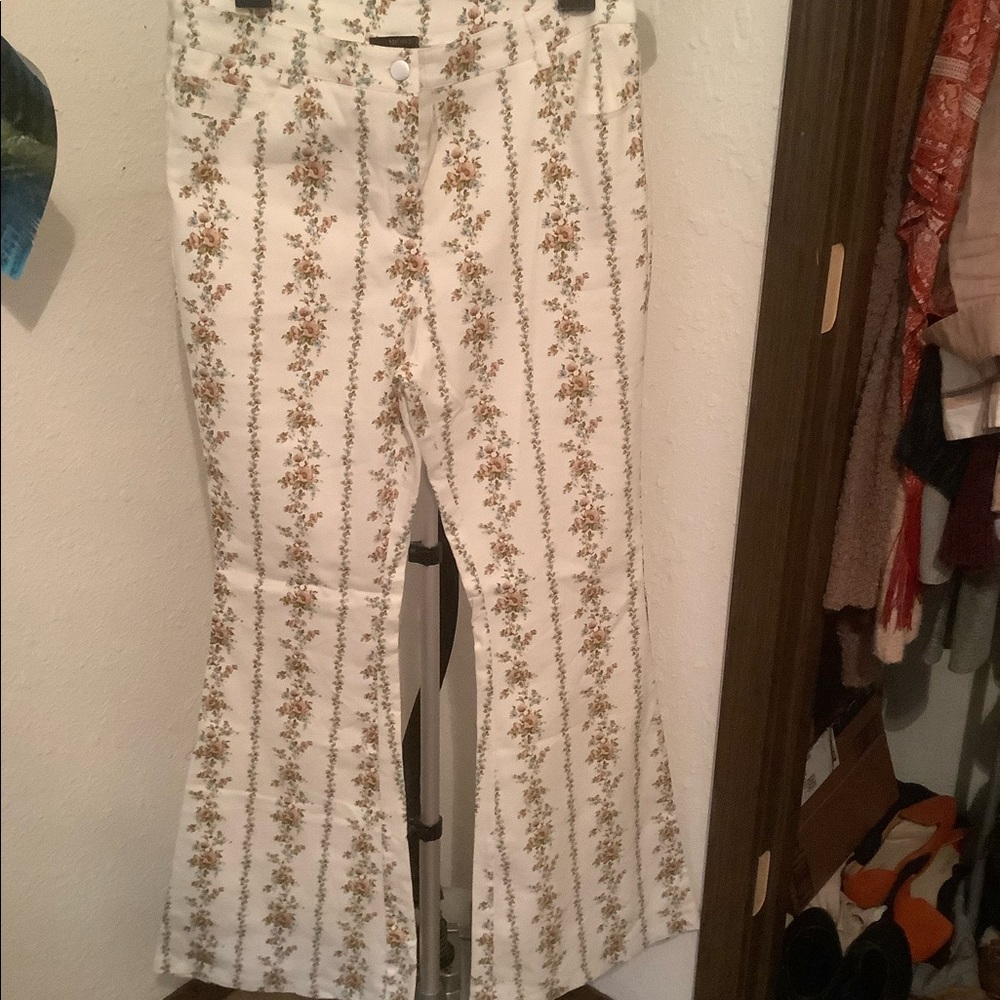 Floral bell bottoms NEW